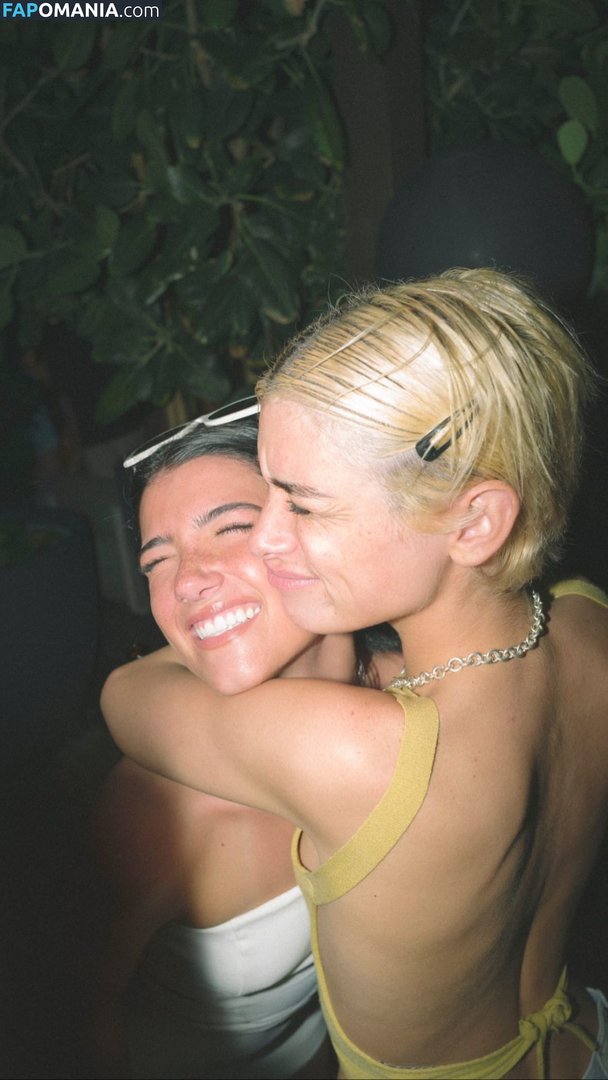 Charli D'Amelio / Charli Damelio / charlidamelio / charliesdamelio Nudo OnlyFans  Foto trapelata #45