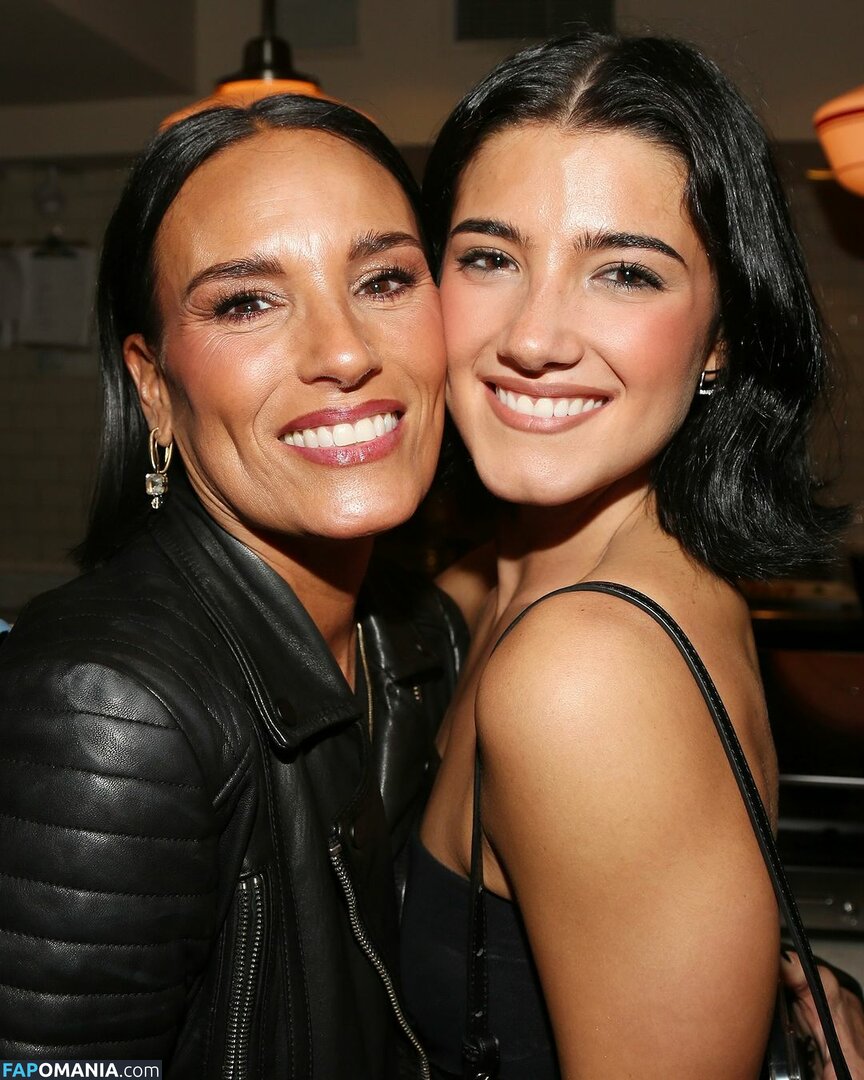 Charli D'Amelio / Charli Damelio / charlidamelio / charliesdamelio Nudo OnlyFans  Foto trapelata #1473