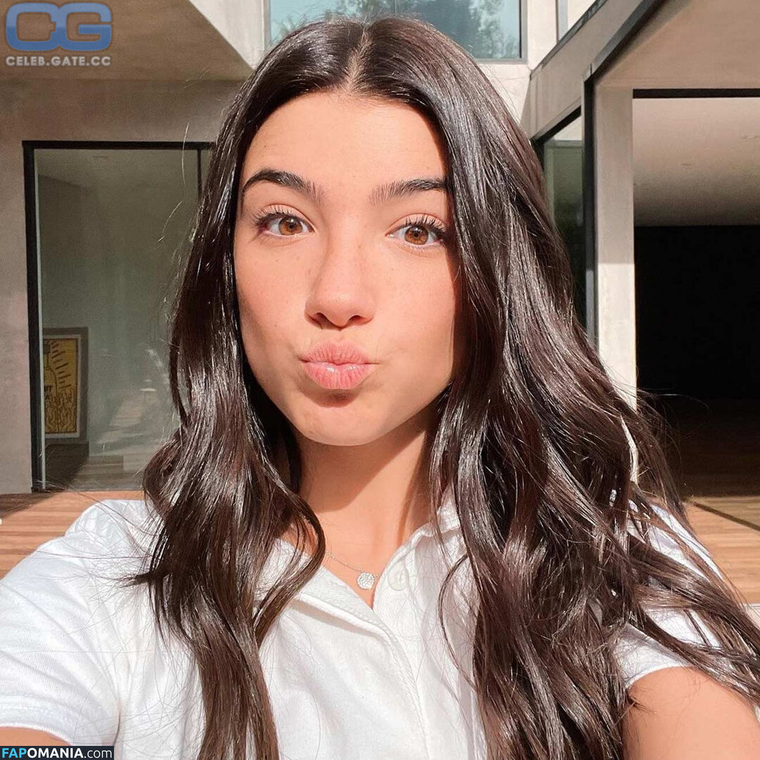 Charli D'Amelio / Charli Damelio / charlidamelio / charliesdamelio Nudo OnlyFans  Foto trapelata #1557