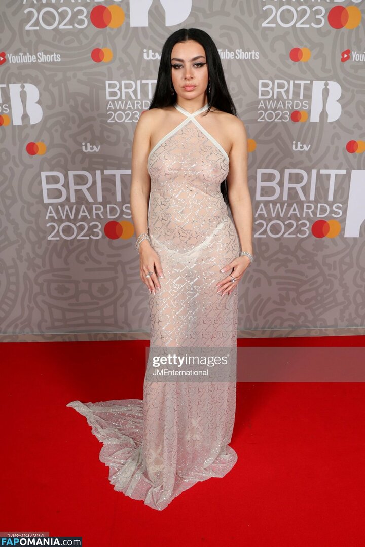 Charli XCX / charli_xcx / charlignarly / charlixcx / https: Nudo OnlyFans  Foto trapelata #83