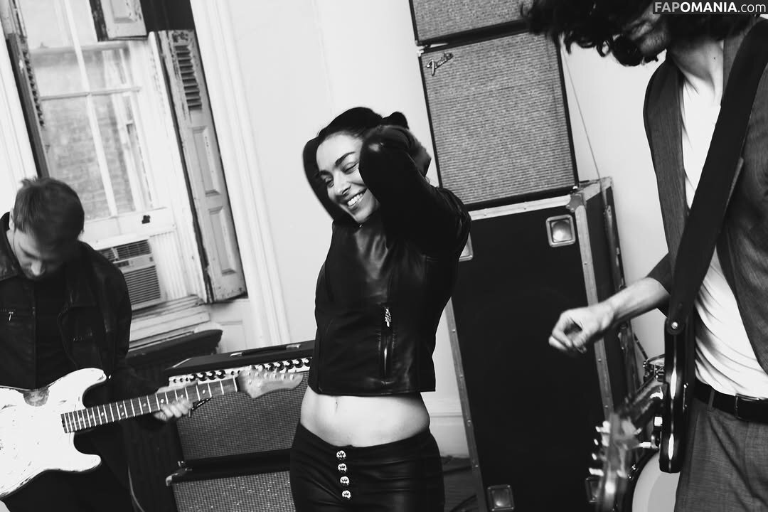 Charli XCX / charli_xcx / charlignarly / charlixcx / https: Nudo OnlyFans  Foto trapelata #1262