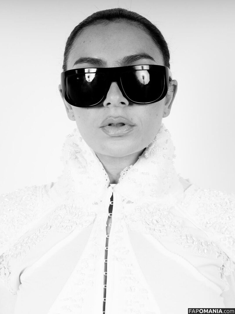 Charli XCX / charli_xcx / charlignarly / charlixcx / https: Nudo OnlyFans  Foto trapelata #1274