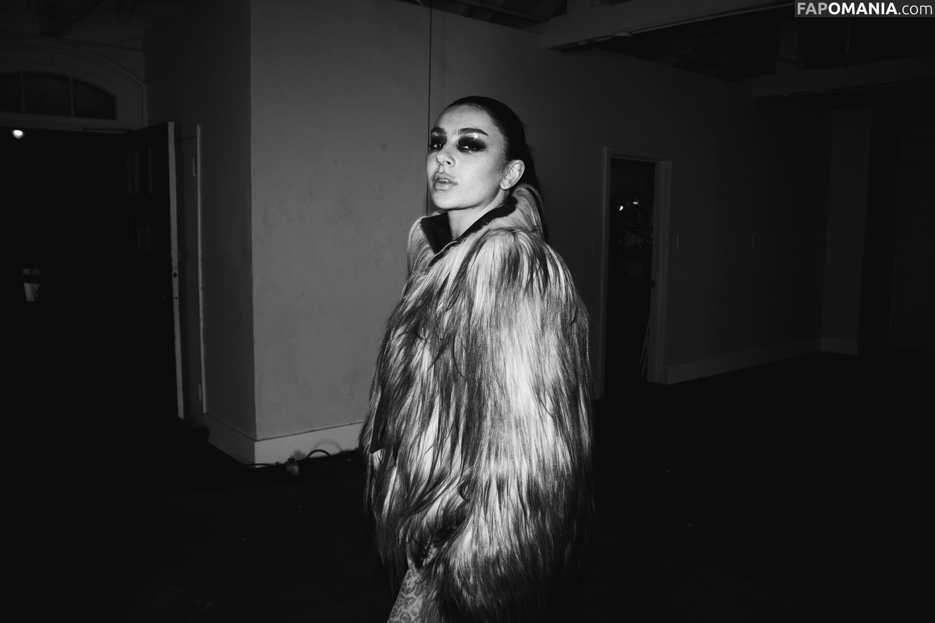 Charli XCX / charli_xcx / charlignarly / charlixcx / https: Nudo OnlyFans  Foto trapelata #1280