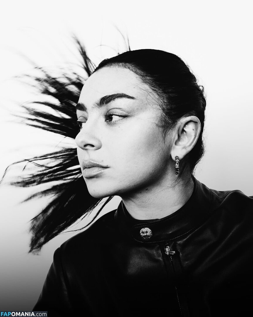 Charli XCX / charli_xcx / charlignarly / charlixcx / https: Nudo OnlyFans  Foto trapelata #1287