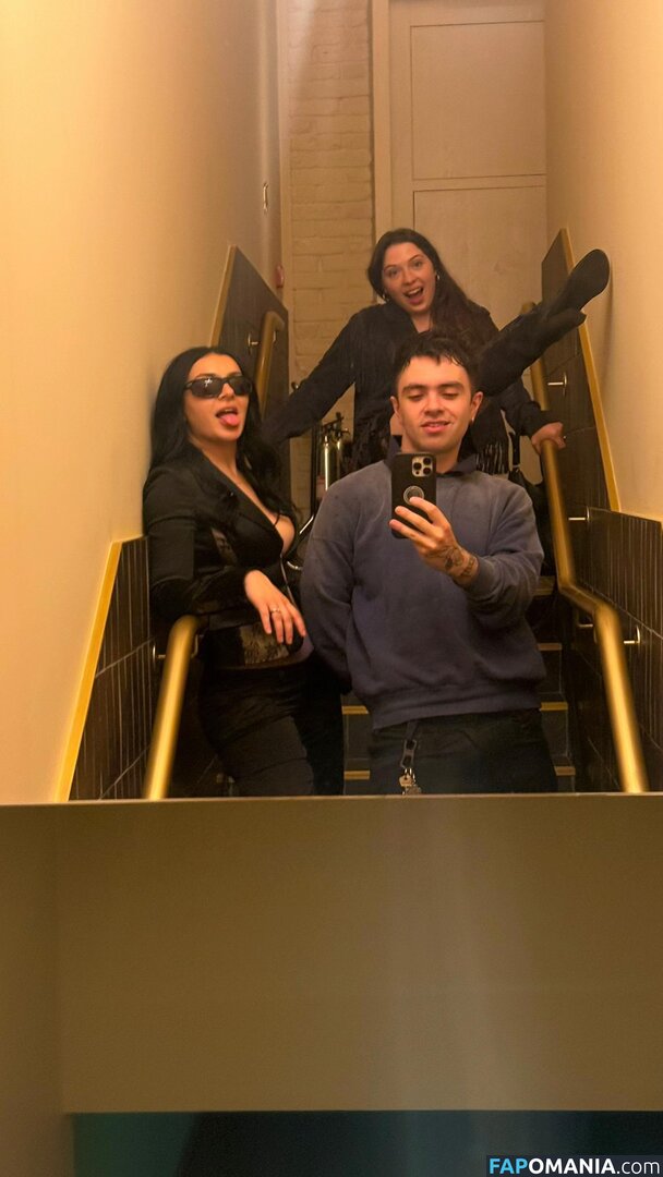 Charli XCX / charli_xcx / charlignarly / charlixcx / https: Nudo OnlyFans  Foto trapelata #1296