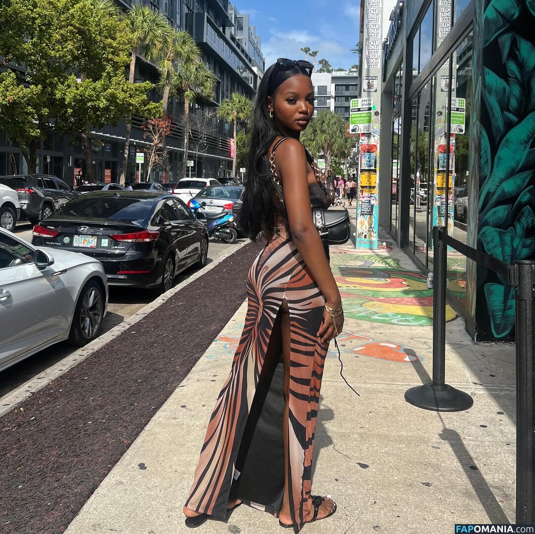 Chelley Bissainthe / _slimthin / chelley.b / itschelleyb Nudo OnlyFans  Foto trapelata #1