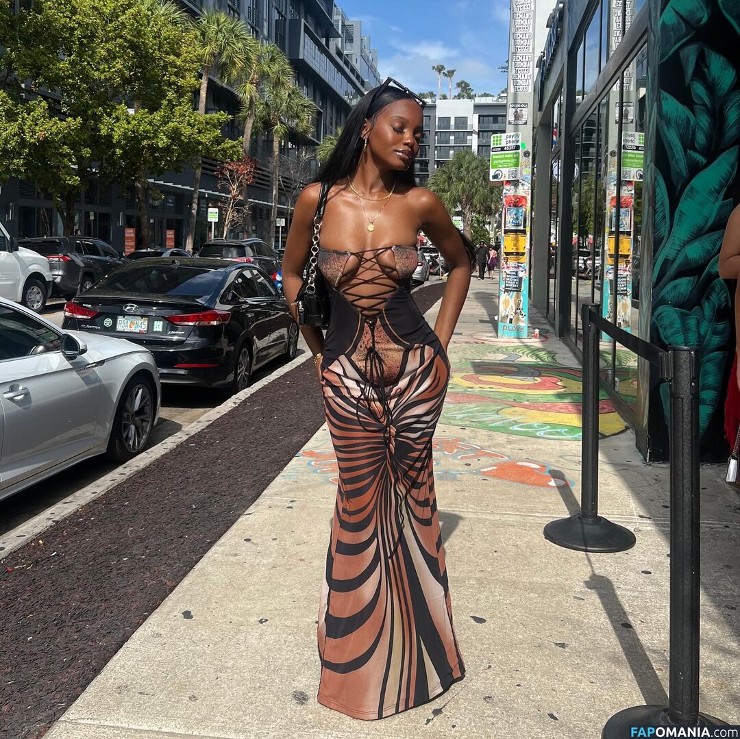 Chelley Bissainthe / _slimthin / chelley.b / itschelleyb Nudo OnlyFans  Foto trapelata #2