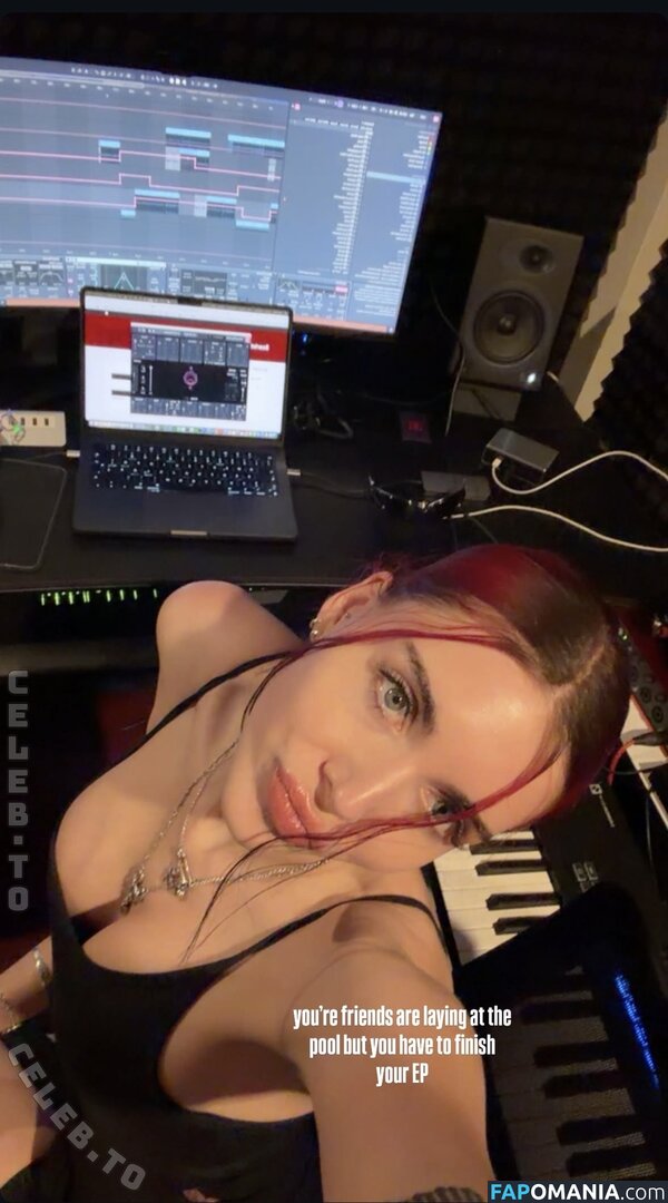 Clara Cuve / ClaraCuvéyt / clara_cuve / claracuve / cuveclara Nudo OnlyFans  Foto trapelata #1