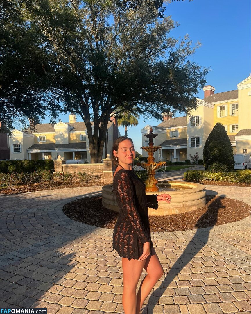 Courtney Sarault / court_sarault / courtsarault / https: Nudo OnlyFans  Foto trapelata #20