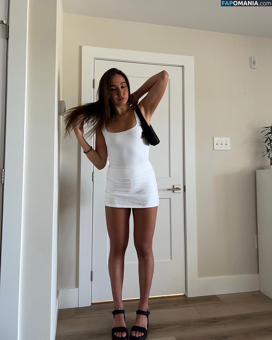 Courtney Sarault / court_sarault / courtsarault / https: Nudo OnlyFans  Foto trapelata #40