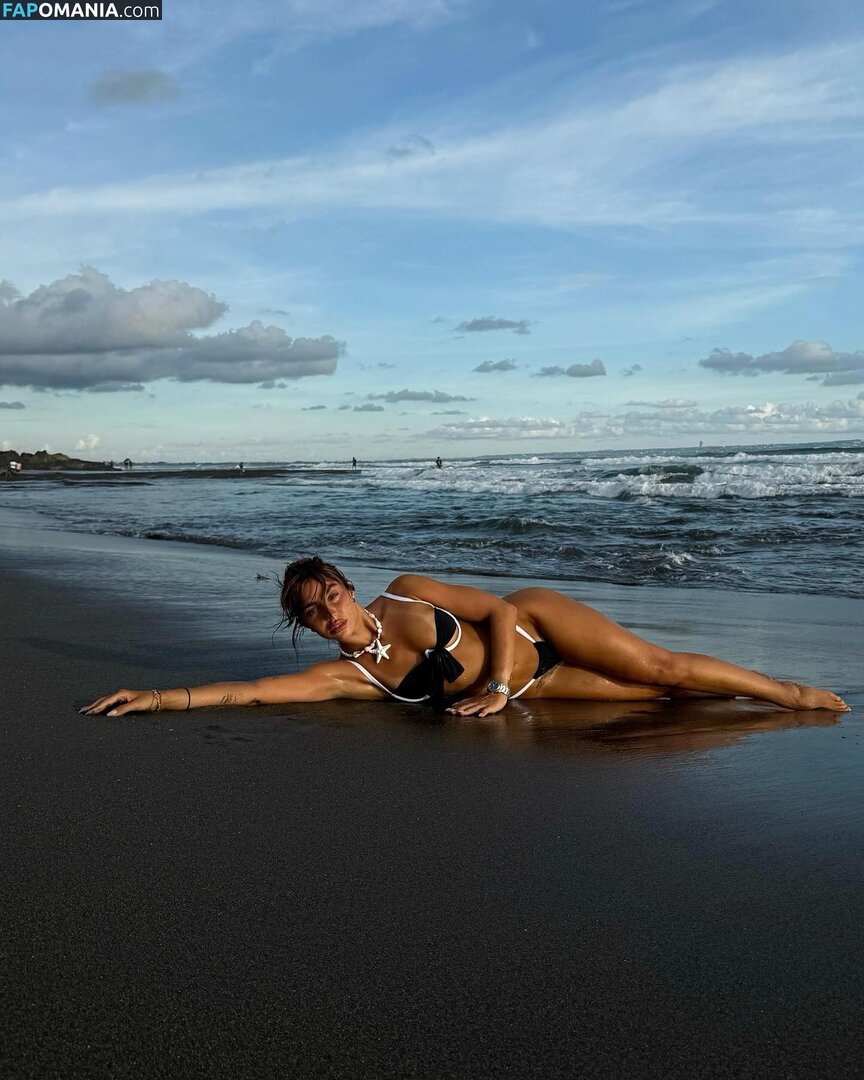 Cynthia Makhoul / cynthiaatvnco / https: / iam_thiaaa Nudo OnlyFans  Foto trapelata #4