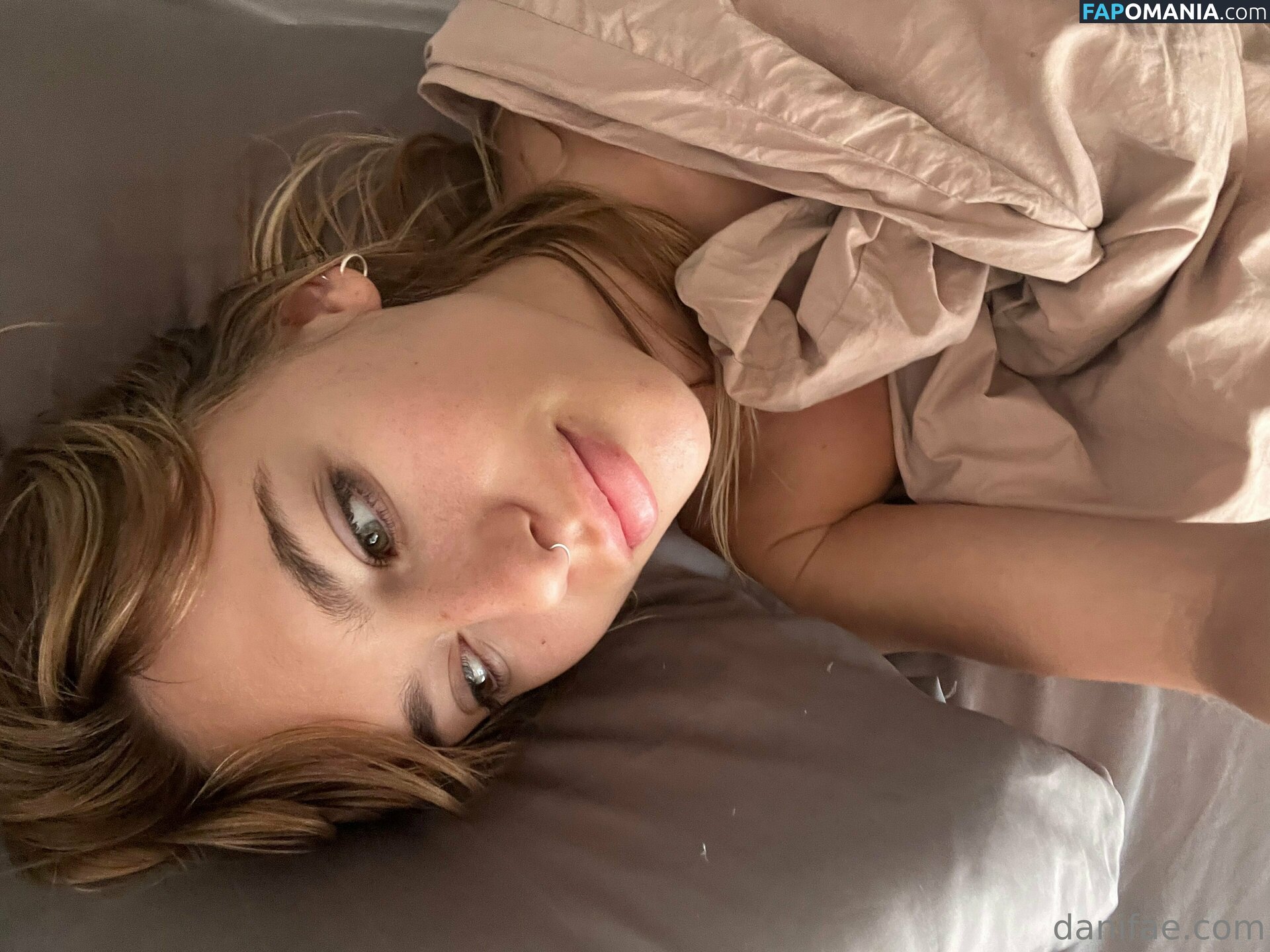 Dani Fae / DaniFae / GlitteringBat6 / TheDanii / daniandsebastian / itsdanifae Nudo OnlyFans  Foto trapelata #42