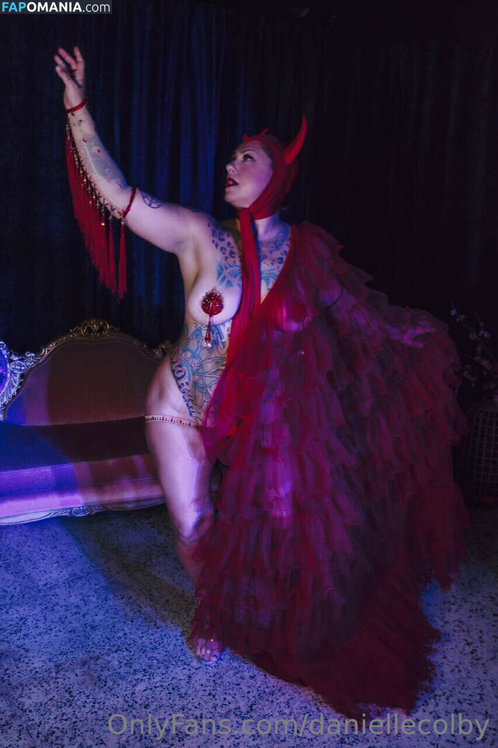 Danielle Colby Nudo Foto trapelata #68