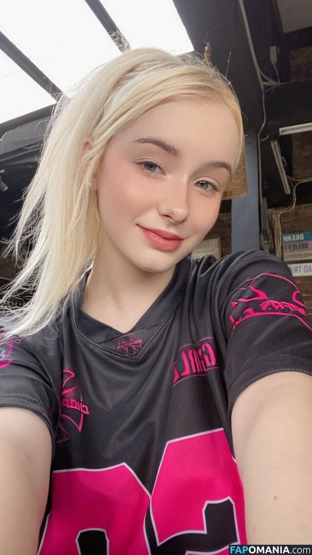 BuleBarbie / Dasha Gartman / bulebarbie_official Nudo OnlyFans  Foto trapelata #1