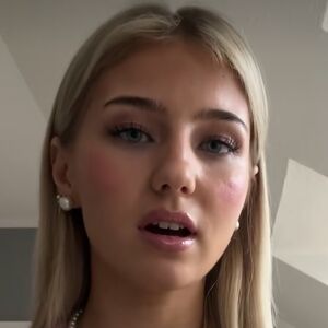 Elena Zoe