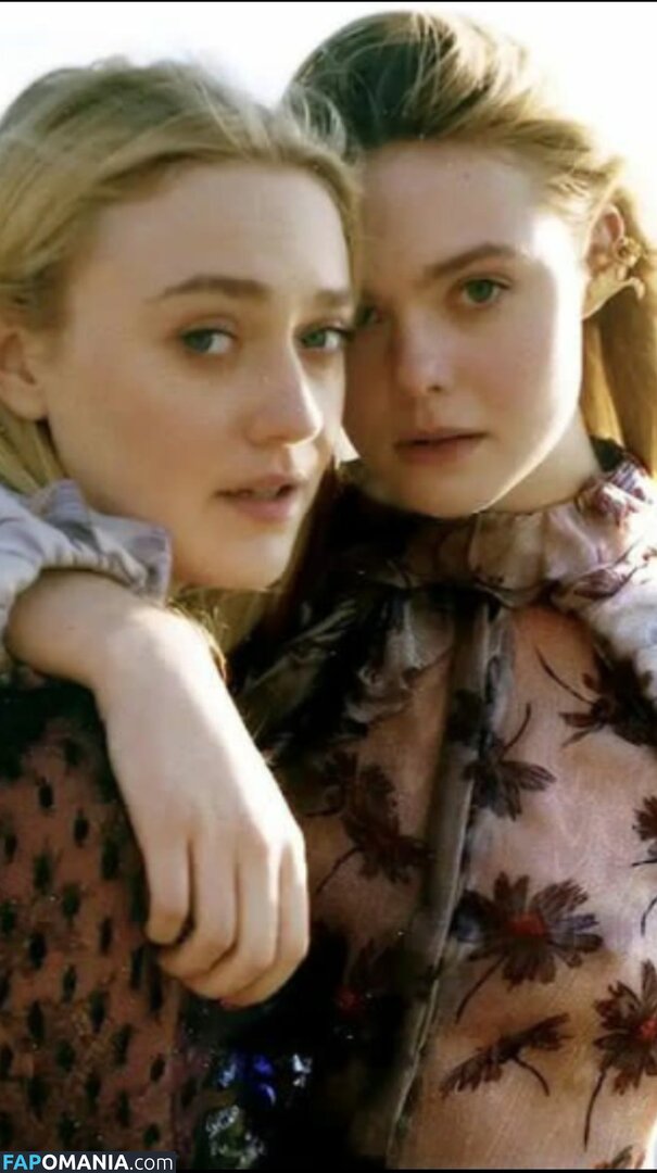 Elle Fanning / ellefanning Nudo OnlyFans  Foto trapelata #59