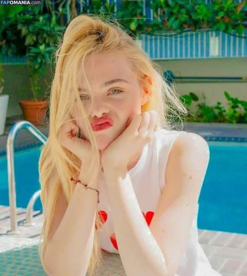 Elle Fanning / ellefanning Nudo OnlyFans  Foto trapelata #79