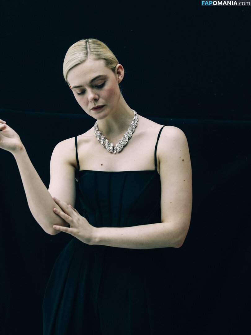 Elle Fanning / ellefanning Nudo OnlyFans  Foto trapelata #87
