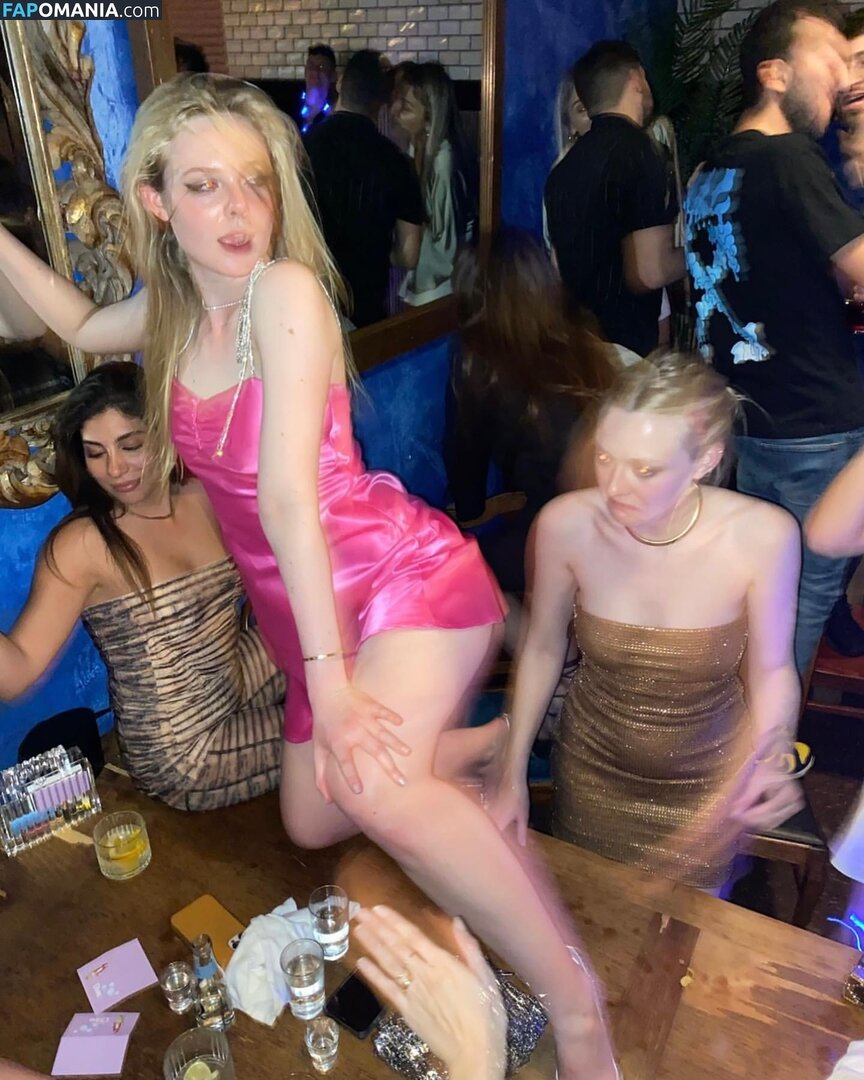 Elle Fanning / ellefanning Nudo OnlyFans  Foto trapelata #89