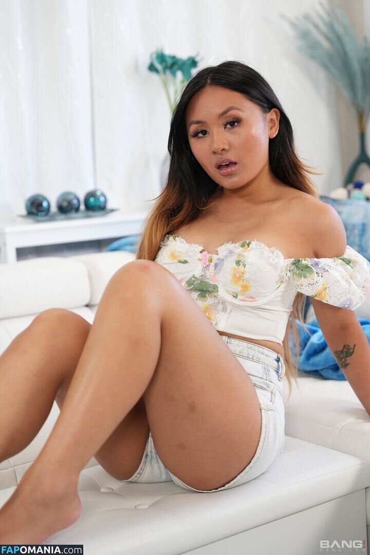 Elle Voneva / Phoebe Kalib / PhoebeKalib Nudo OnlyFans  Foto trapelata #5