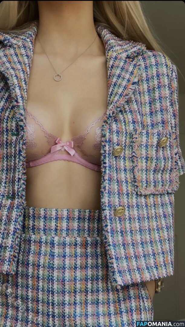 Ema Louise / emalouiise / emaxlouise Nudo OnlyFans  Foto trapelata #8