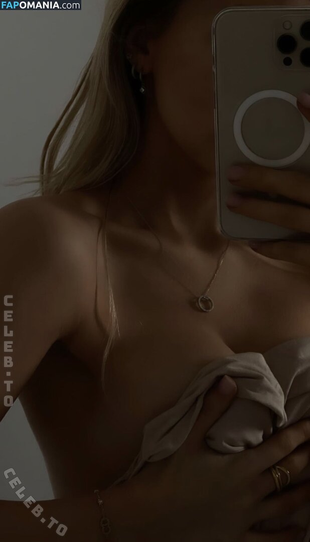 Ema Louise / emalouiise / emaxlouise Nudo OnlyFans  Foto trapelata #9