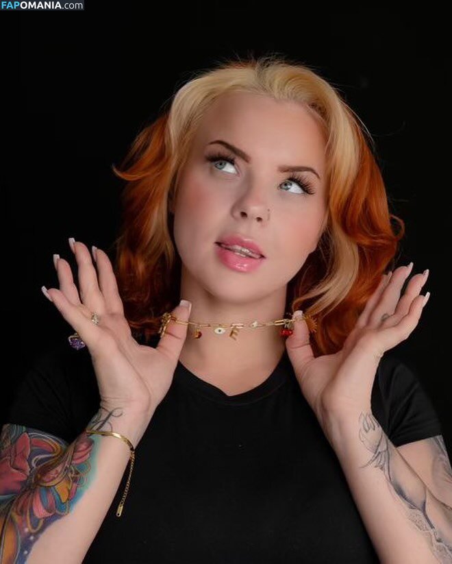 Emilie Brooklyn / emiliebrooklyn_ Nudo OnlyFans  Foto trapelata #2