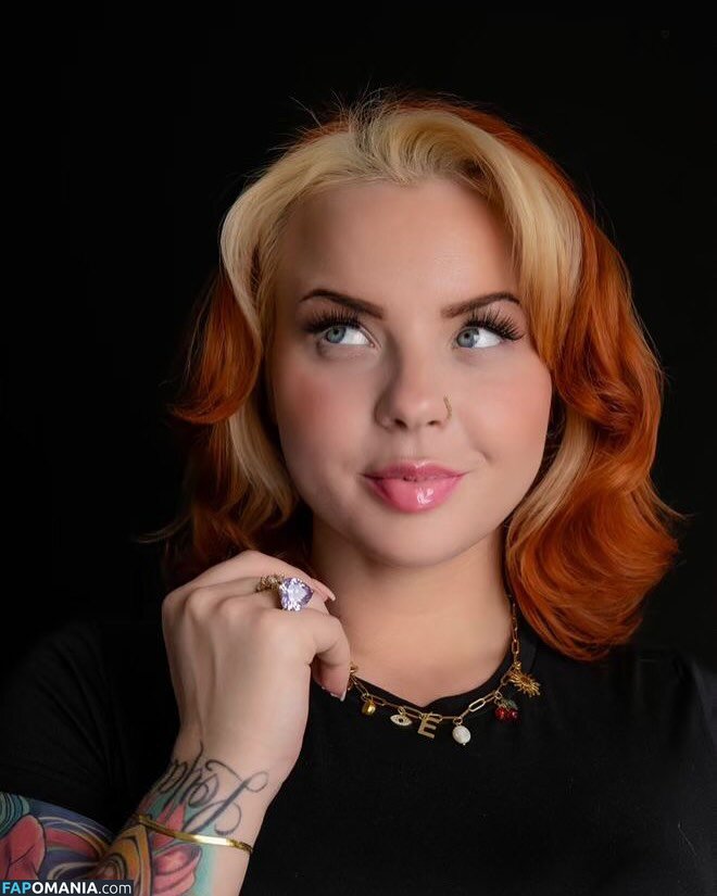 Emilie Brooklyn / emiliebrooklyn_ Nudo OnlyFans  Foto trapelata #3