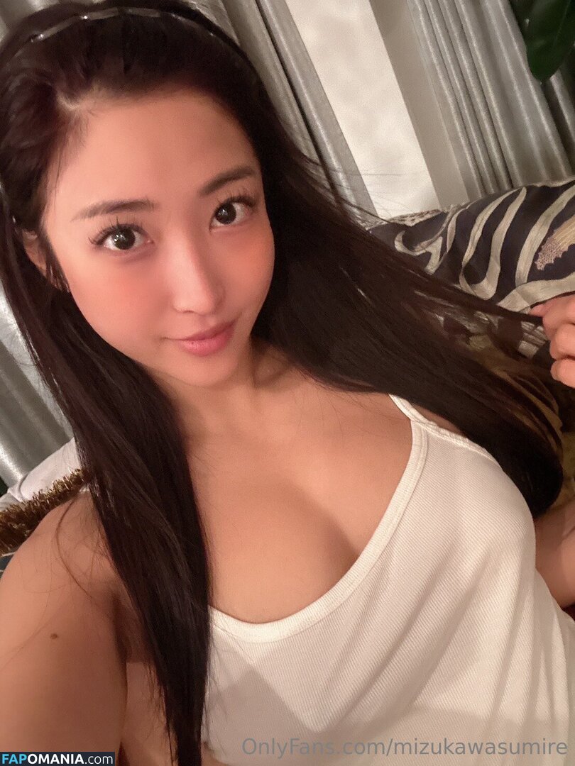 Emiri Momata / emirimomota / mizukawasumire Nudo OnlyFans  Foto trapelata #20