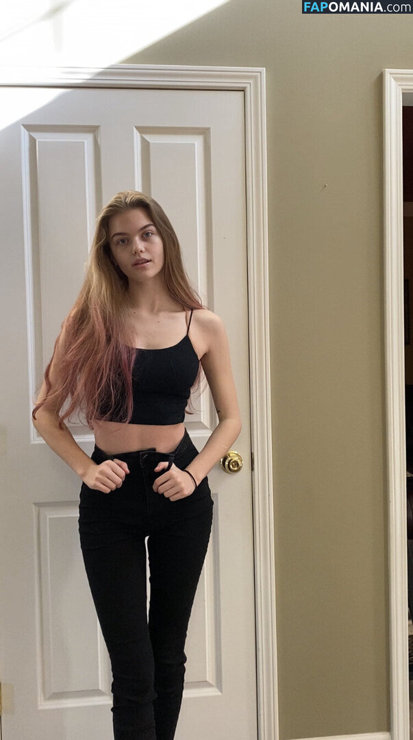 Bradpittsgf / Emma Beardsley / emmabbeardsley Nudo OnlyFans  Foto trapelata #17