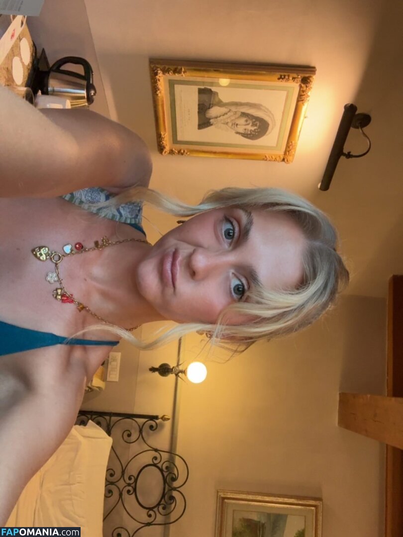 emilywallbank / emwallbank / https: / miwallbank Nudo OnlyFans  Foto trapelata #6