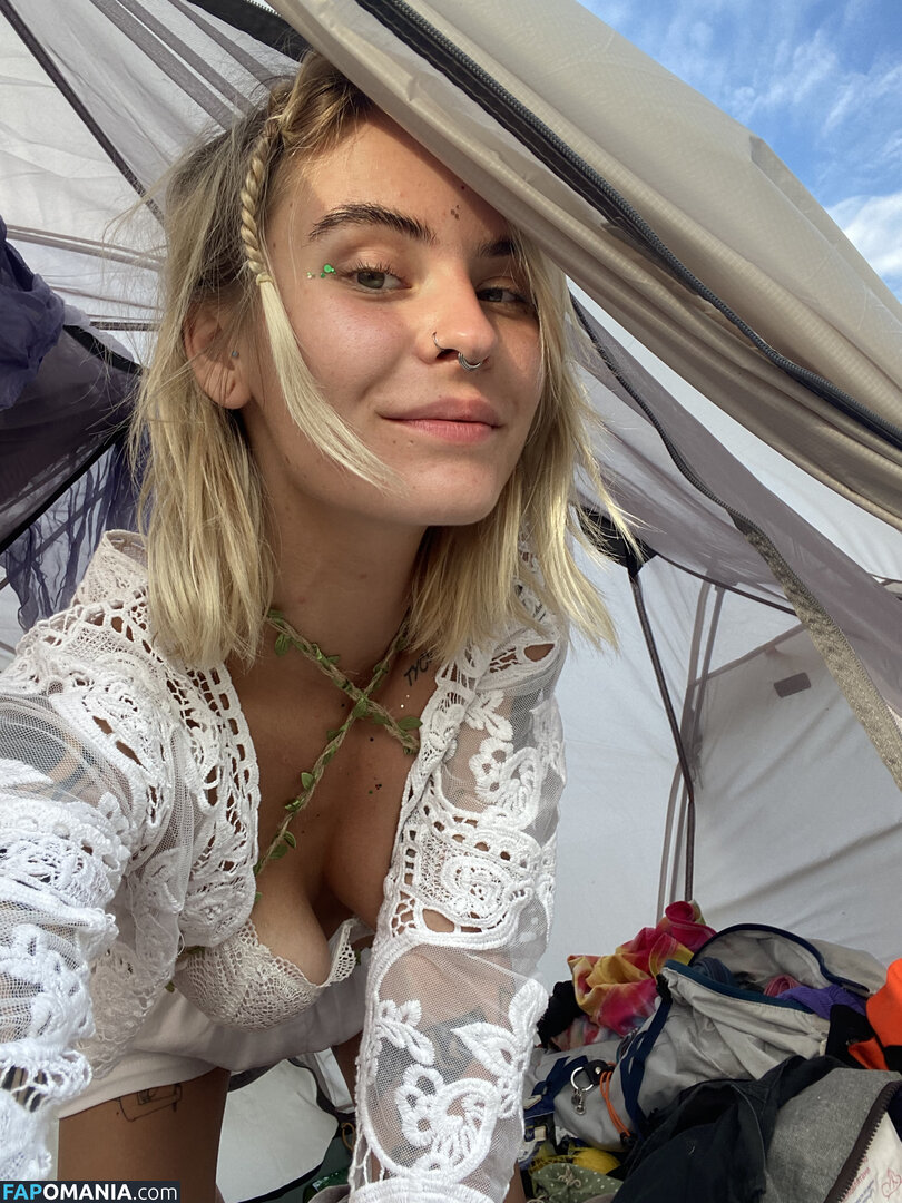 Eva Deli / Evadeli / Mariika / Mary Dryad / deli.eva / evadeli_ Nudo OnlyFans  Foto trapelata #3