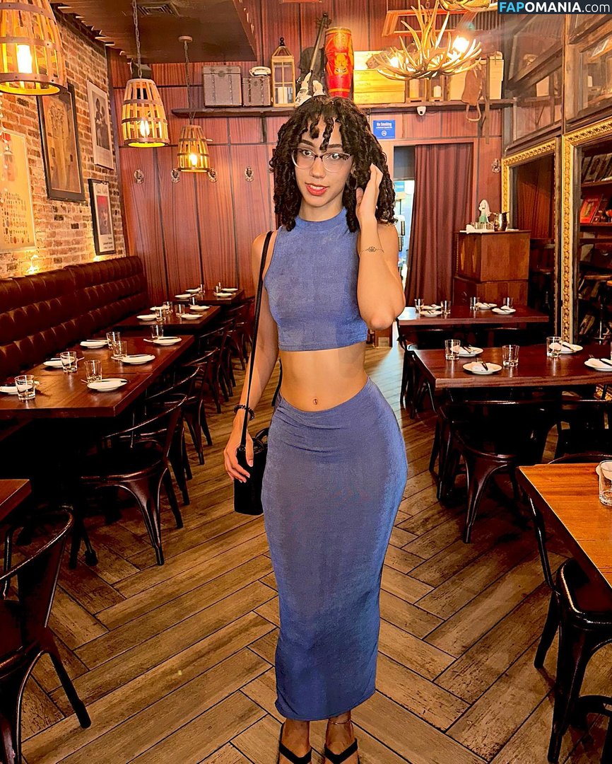 eliana / ewmxt / lalayravo / woahnatty Nudo OnlyFans  Foto trapelata #3