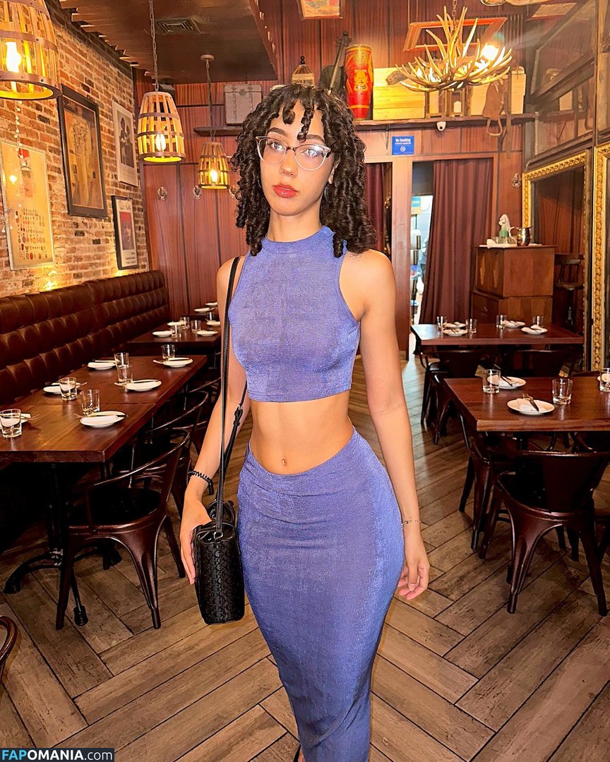 eliana / ewmxt / lalayravo / woahnatty Nudo OnlyFans  Foto trapelata #5