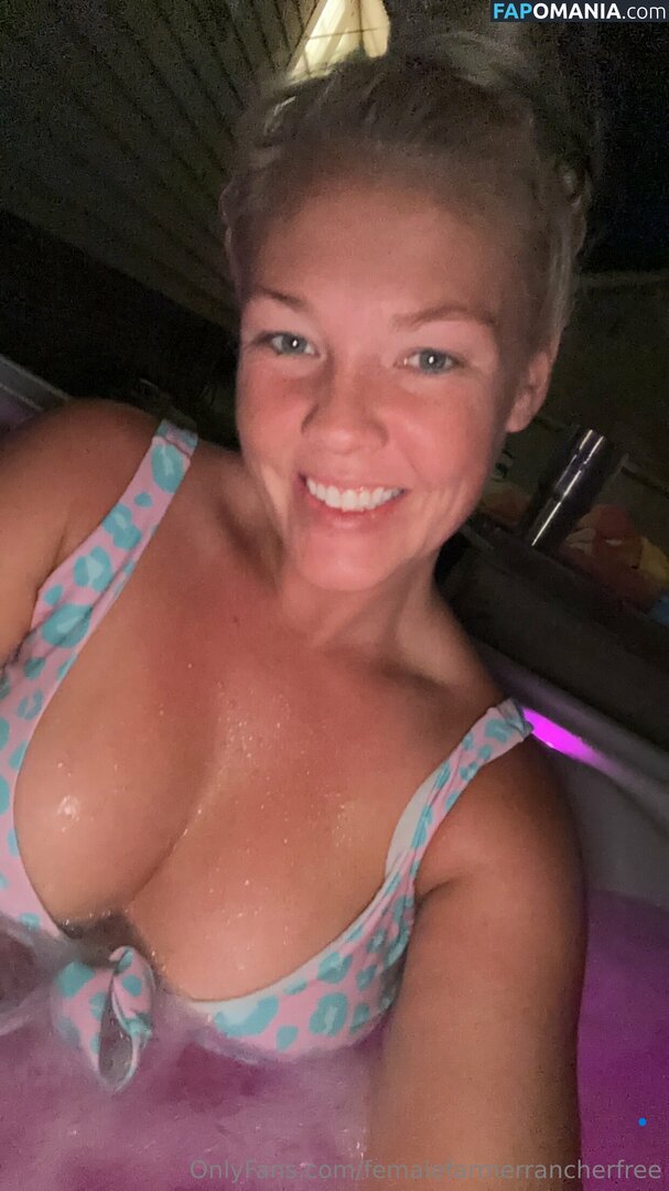 Female Farmer Rancher / FemaleRancher / femalefarmerrancher Nudo OnlyFans  Foto trapelata #1