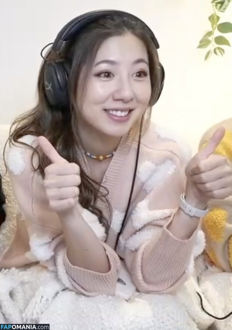 Fuslie / Leslie Nudo OnlyFans  Foto trapelata #52