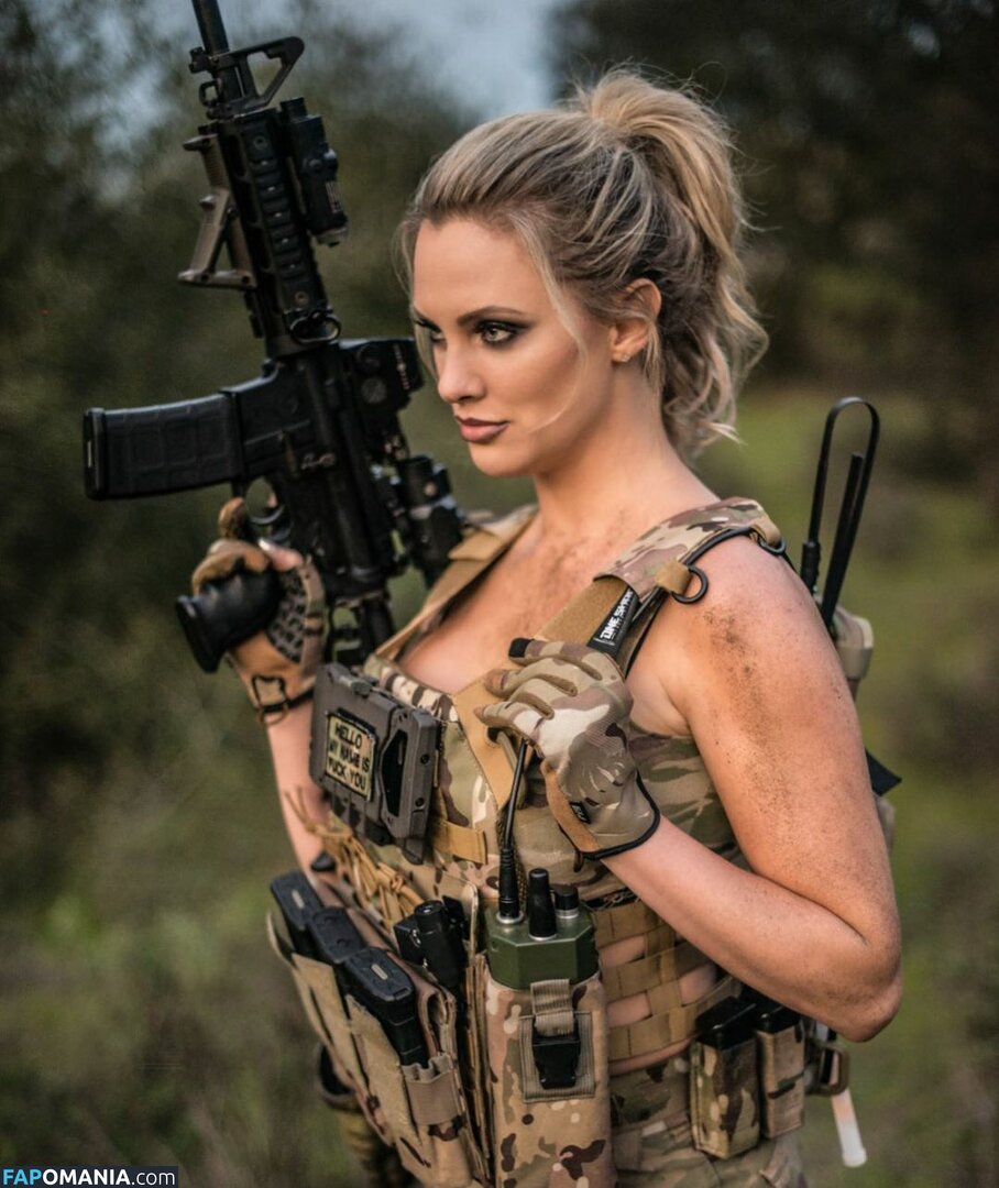 Firearms / Girls With Guns / mia.nicole.23 / wifi_diaries Nudo OnlyFans  Foto trapelata #200