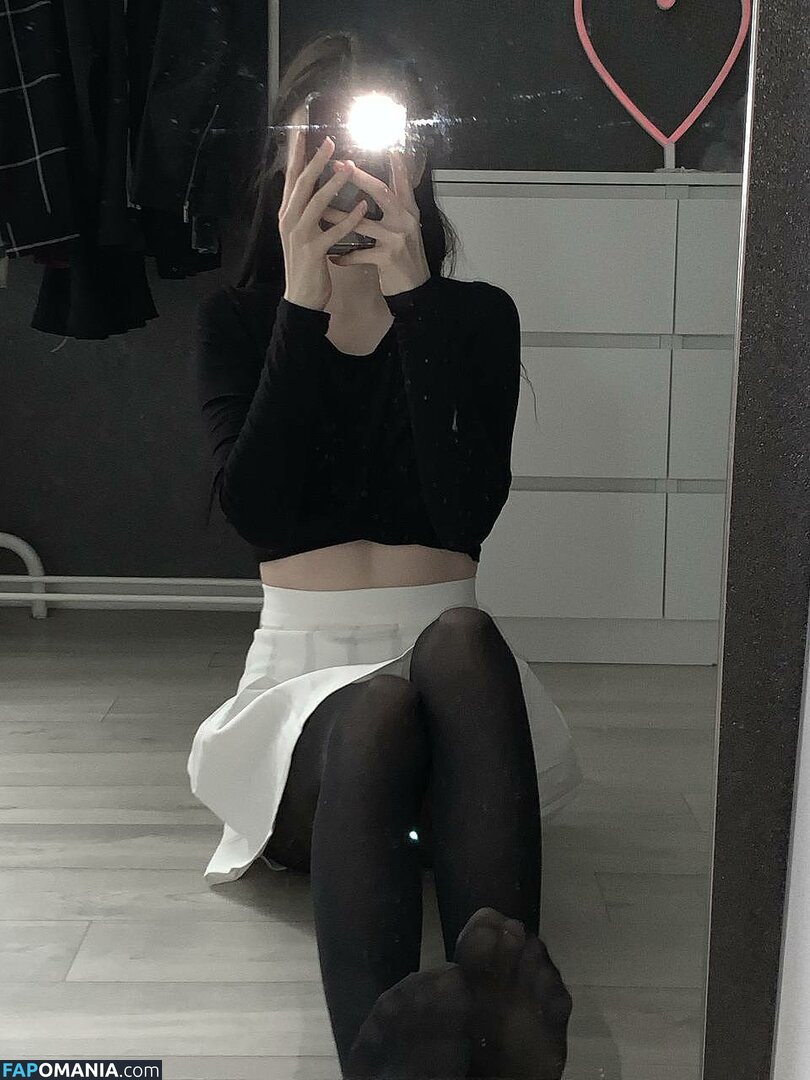 868833525 / grystnaya____ / grystnayaanya / matreshkaa / грустная аня Nudo OnlyFans  Foto trapelata #1