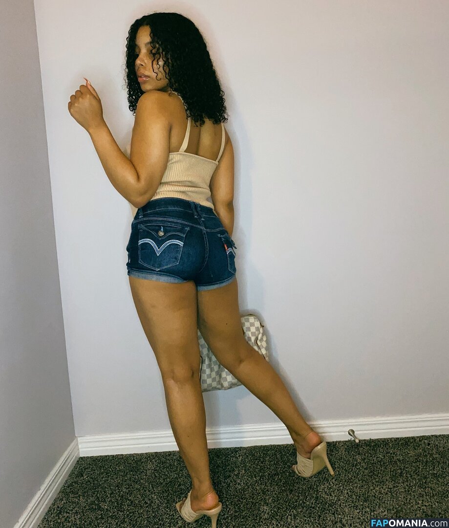 1guapunzel / Guapunzel / https: Nudo OnlyFans  Foto trapelata #3