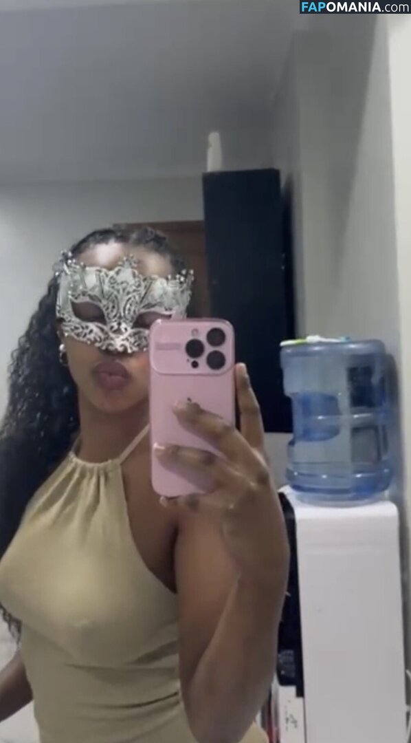 HornAfrica / east african / hickiesnbubbles / hornsafricasafaris Nudo OnlyFans  Foto trapelata #3