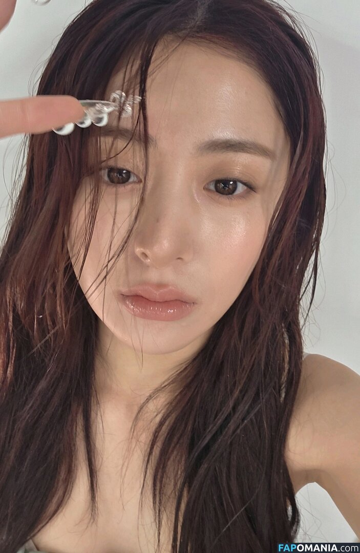 Huh Yunjin 허윤진 / LESSERAFIM / jenaissante Nudo OnlyFans  Foto trapelata #7