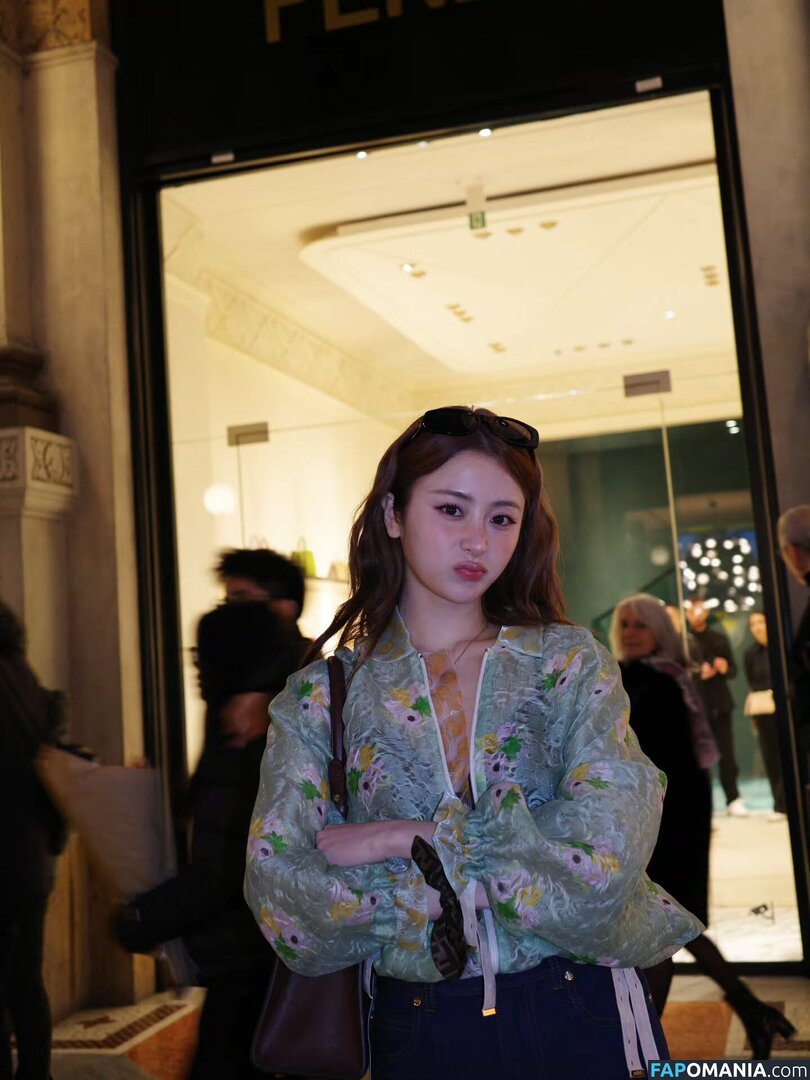 Huh Yunjin 허윤진 / LESSERAFIM / yunjin_lesserafims Nudo OnlyFans  Foto trapelata #32