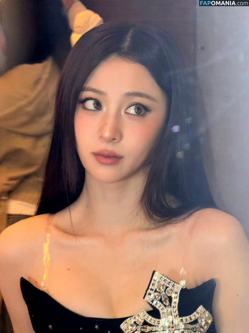Huh Yunjin 허윤진 / LESSERAFIM / yunjin_lesserafims Nudo OnlyFans  Foto trapelata #41