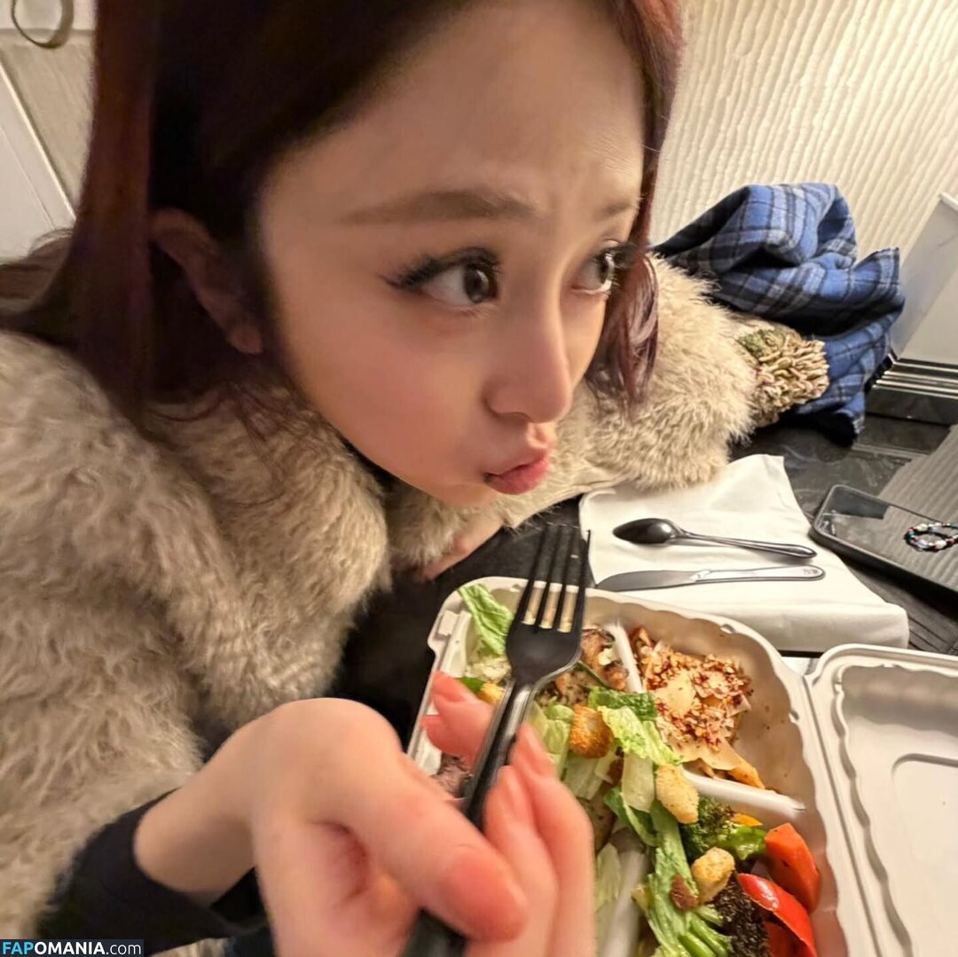 Huh Yunjin 허윤진 / LESSERAFIM / yunjin_lesserafims Nudo OnlyFans  Foto trapelata #49