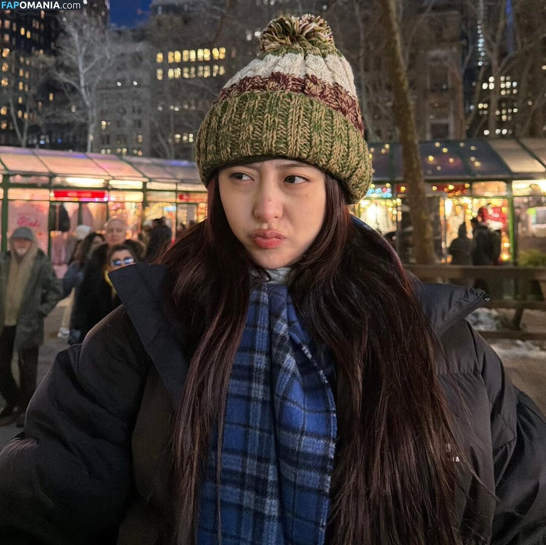 Huh Yunjin 허윤진 / LESSERAFIM / yunjin_lesserafims Nudo OnlyFans  Foto trapelata #51