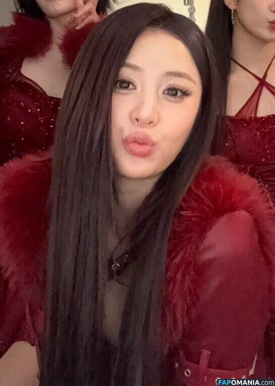 Huh Yunjin 허윤진 / LESSERAFIM / yunjin_lesserafims Nudo OnlyFans  Foto trapelata #52