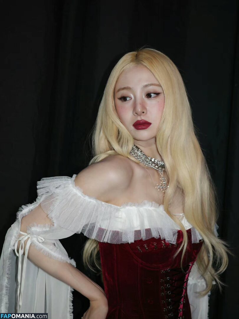Huh Yunjin 허윤진 / LESSERAFIM / jenaissante Nudo OnlyFans  Foto trapelata #53
