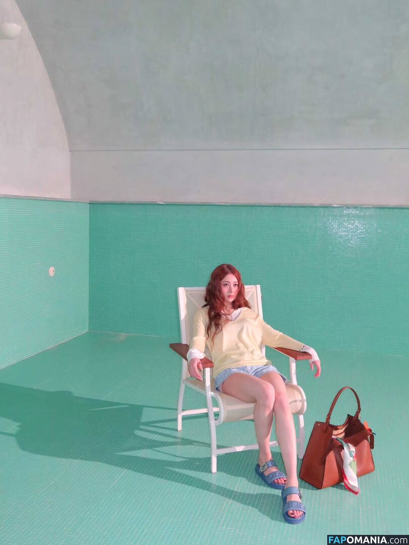 Huh Yunjin 허윤진 / LESSERAFIM / jenaissante Nudo OnlyFans  Foto trapelata #83