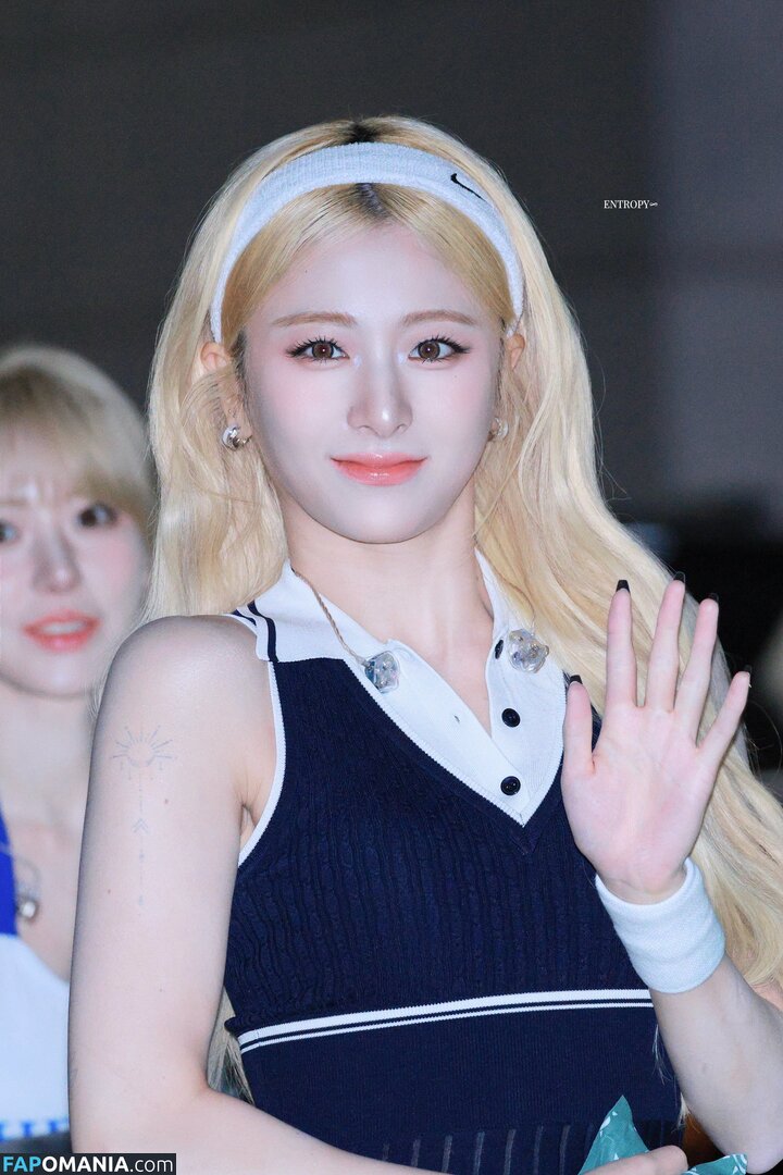 Huh Yunjin 허윤진 / LESSERAFIM / jenaissante Nudo OnlyFans  Foto trapelata #106