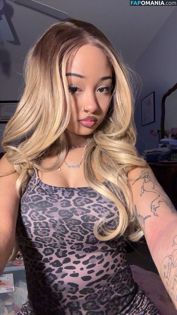 https: / ickysisterr / revoltingsister Nudo OnlyFans  Foto trapelata #11